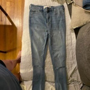 Size 1 L Hollister Jeans